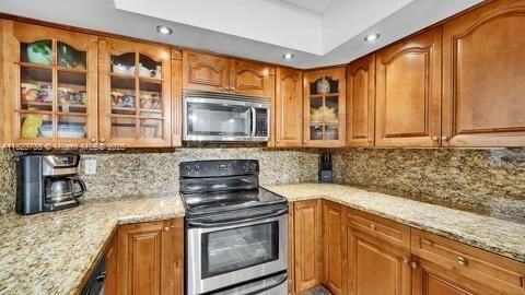 Recently Sold: $310,000 (2 beds, 2 baths, 1130 Square Feet)