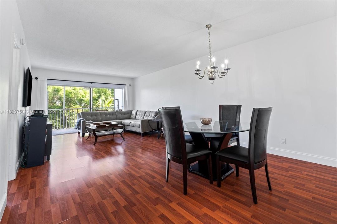 For Sale: $148,900 (1 beds, 1 baths, 900 Square Feet)