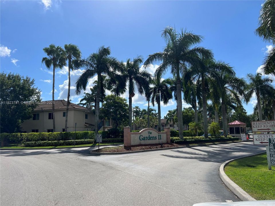 For Sale: $235,000 (3 beds, 2 baths, 1024 Square Feet)
