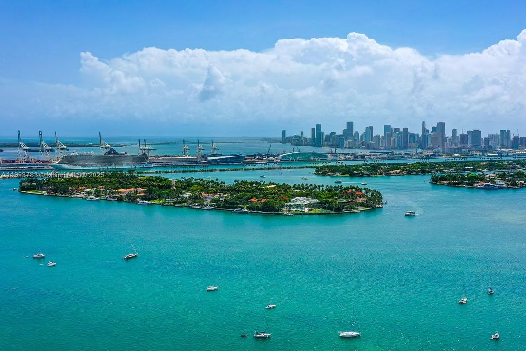 На продажу: $4,400,000 (3 спален, 3 ванн, 2496 Квадратных фут)