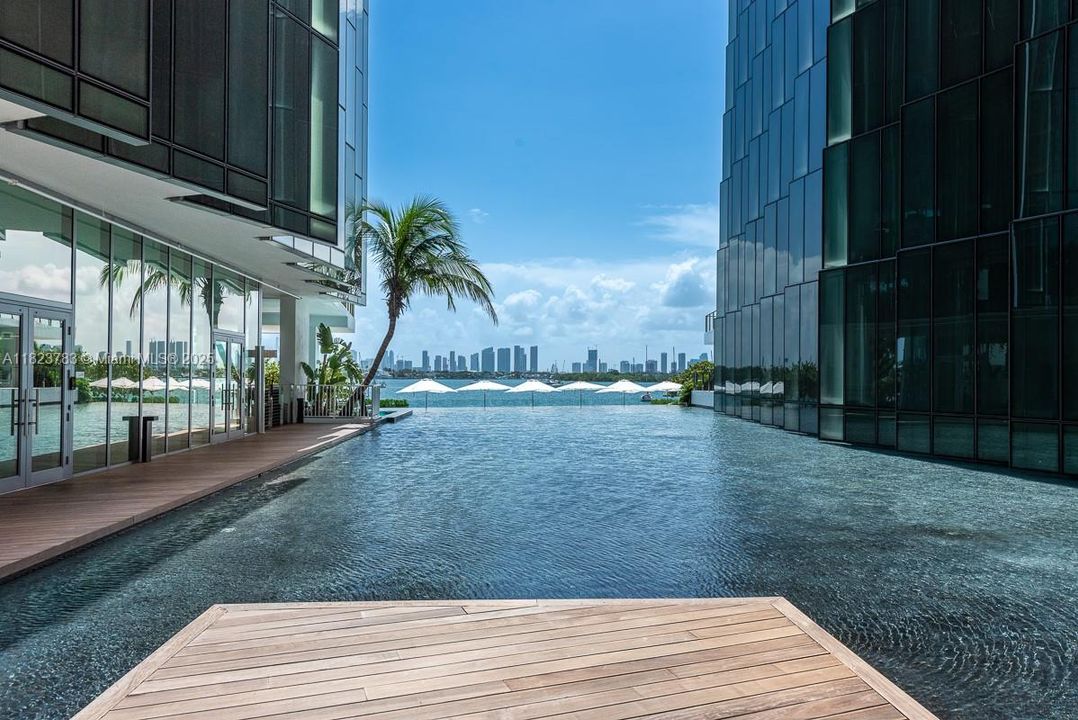 На продажу: $4,400,000 (3 спален, 3 ванн, 2496 Квадратных фут)