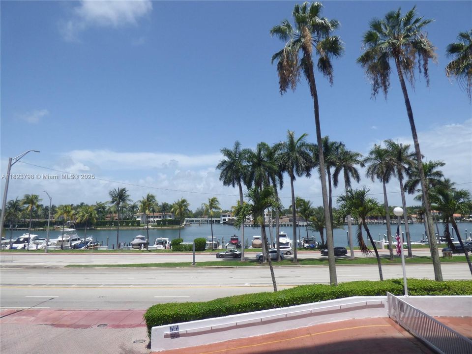 Activo con contrato: $254,900 (1 camas, 1 baños, 1046 Pies cuadrados)