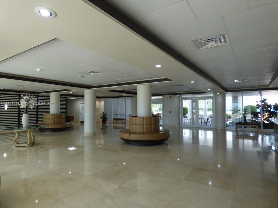 Activo con contrato: $254,900 (1 camas, 1 baños, 1046 Pies cuadrados)