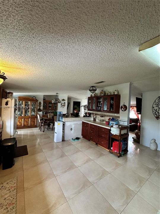 En Venta: $299,999 (4 camas, 2 baños, 0 Pies cuadrados)