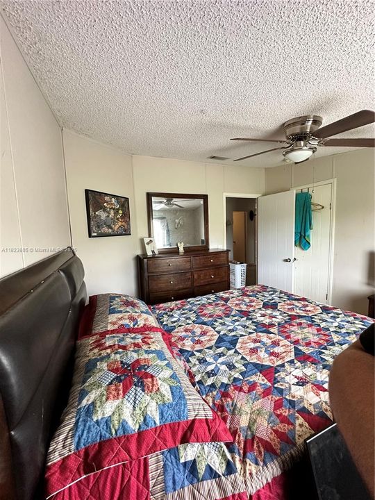 En Venta: $299,999 (4 camas, 2 baños, 0 Pies cuadrados)