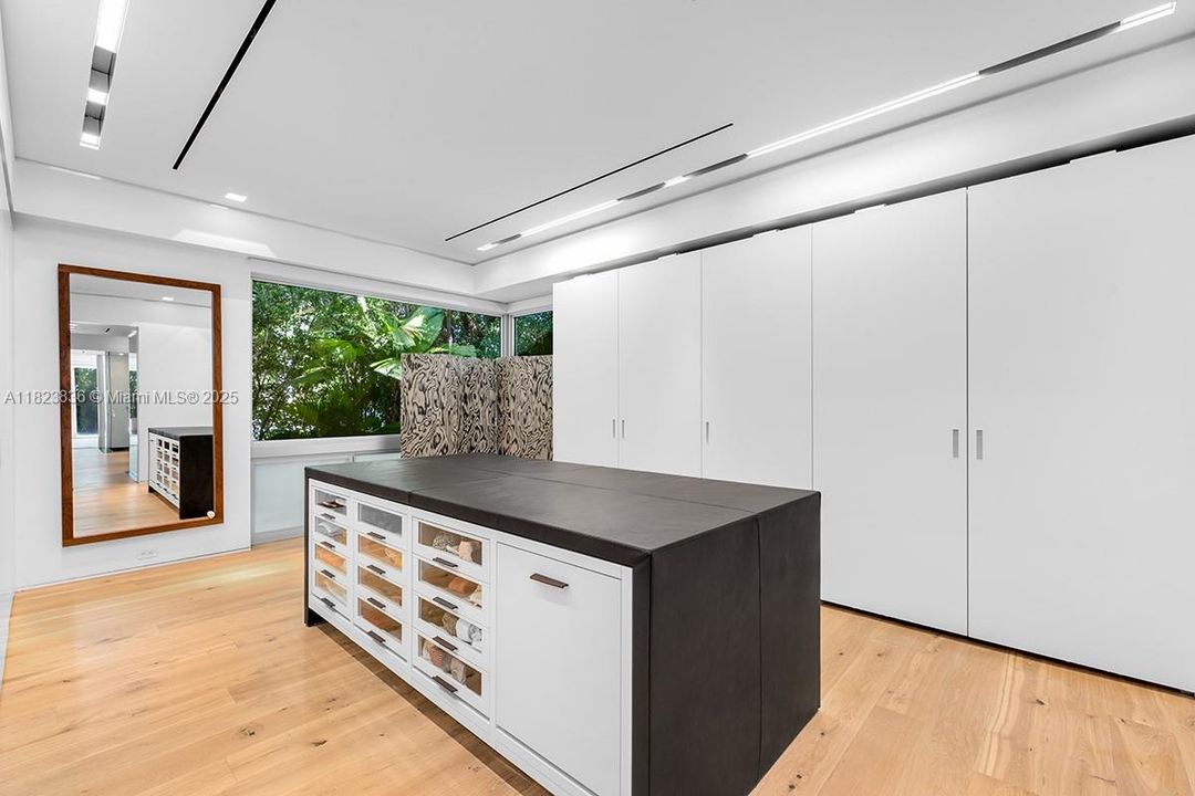 En Venta: $11,250,000 (4 camas, 3 baños, 5656 Pies cuadrados)