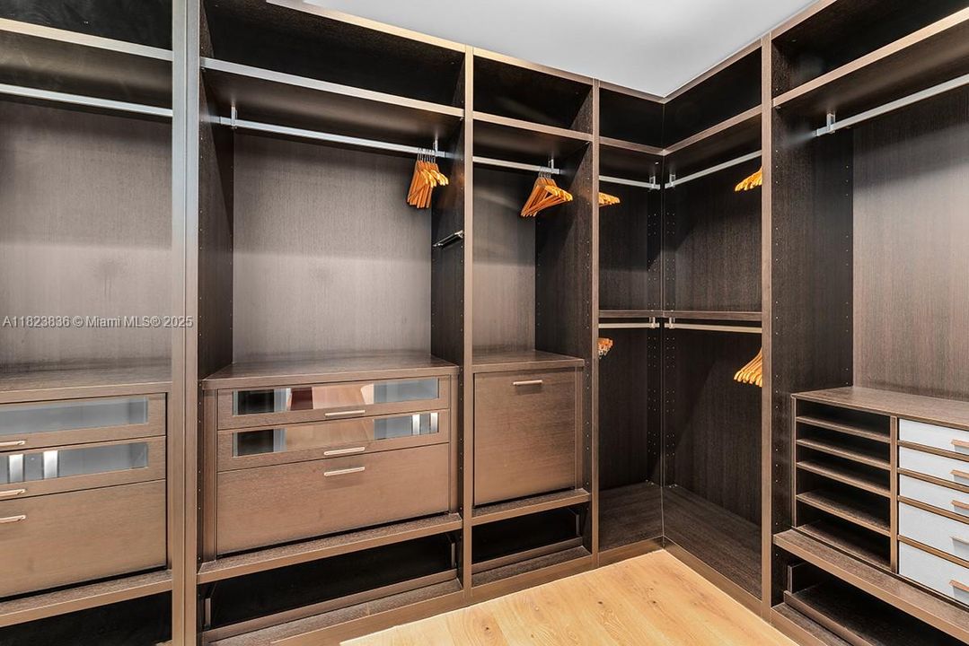 En Venta: $11,250,000 (4 camas, 3 baños, 5656 Pies cuadrados)