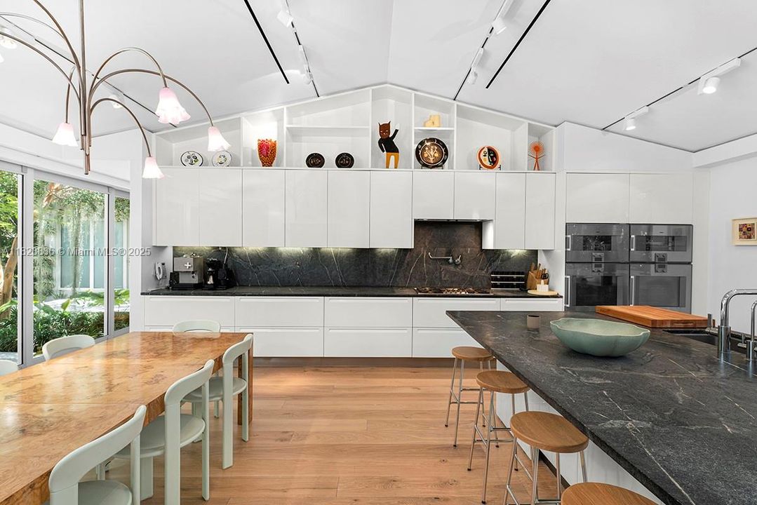 En Venta: $11,250,000 (4 camas, 3 baños, 5656 Pies cuadrados)