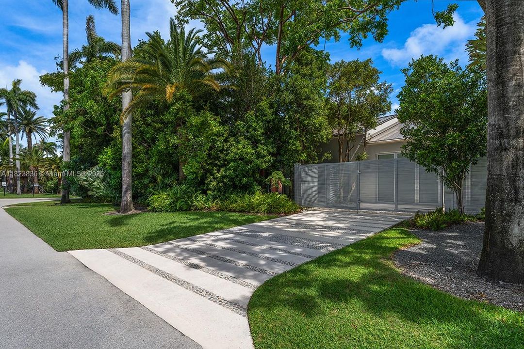 En Venta: $11,250,000 (4 camas, 3 baños, 5656 Pies cuadrados)