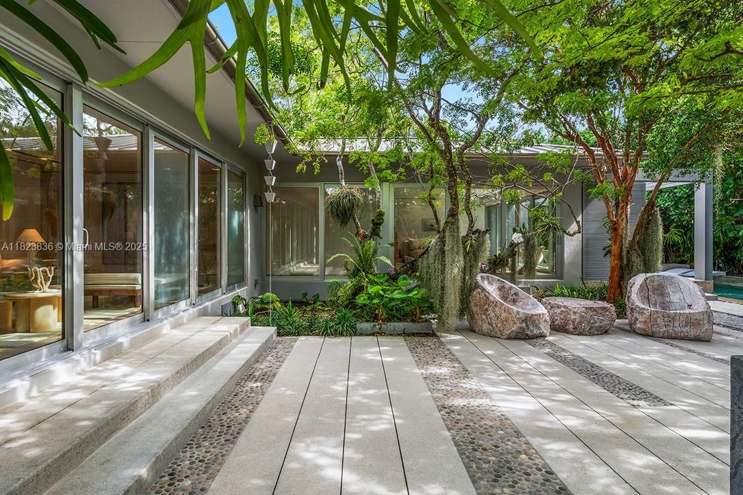 En Venta: $11,250,000 (4 camas, 3 baños, 5656 Pies cuadrados)