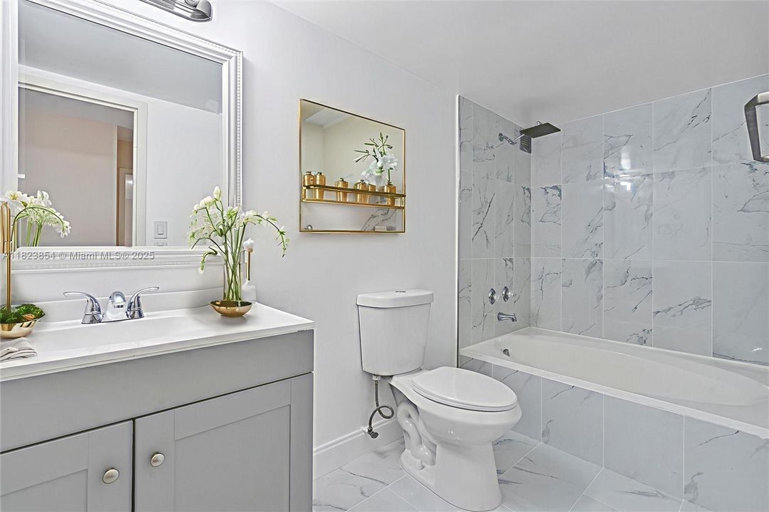 最近售出: $285,000 (2 贝兹, 1 浴室, 1075 平方英尺)