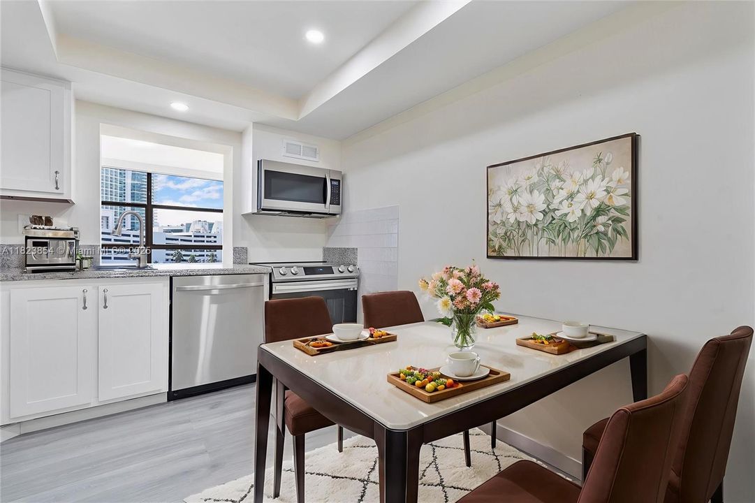 最近售出: $285,000 (2 贝兹, 1 浴室, 1075 平方英尺)