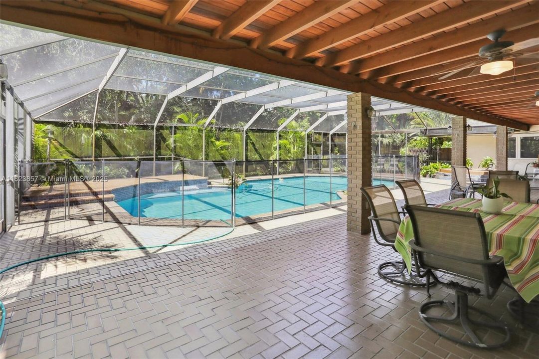 待售: $3,350,000 (4 贝兹, 3 浴室, 3760 平方英尺)