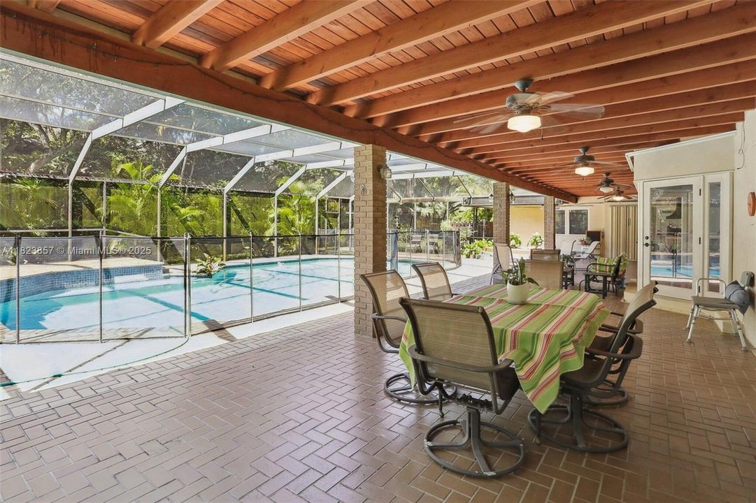 待售: $3,350,000 (4 贝兹, 3 浴室, 3760 平方英尺)