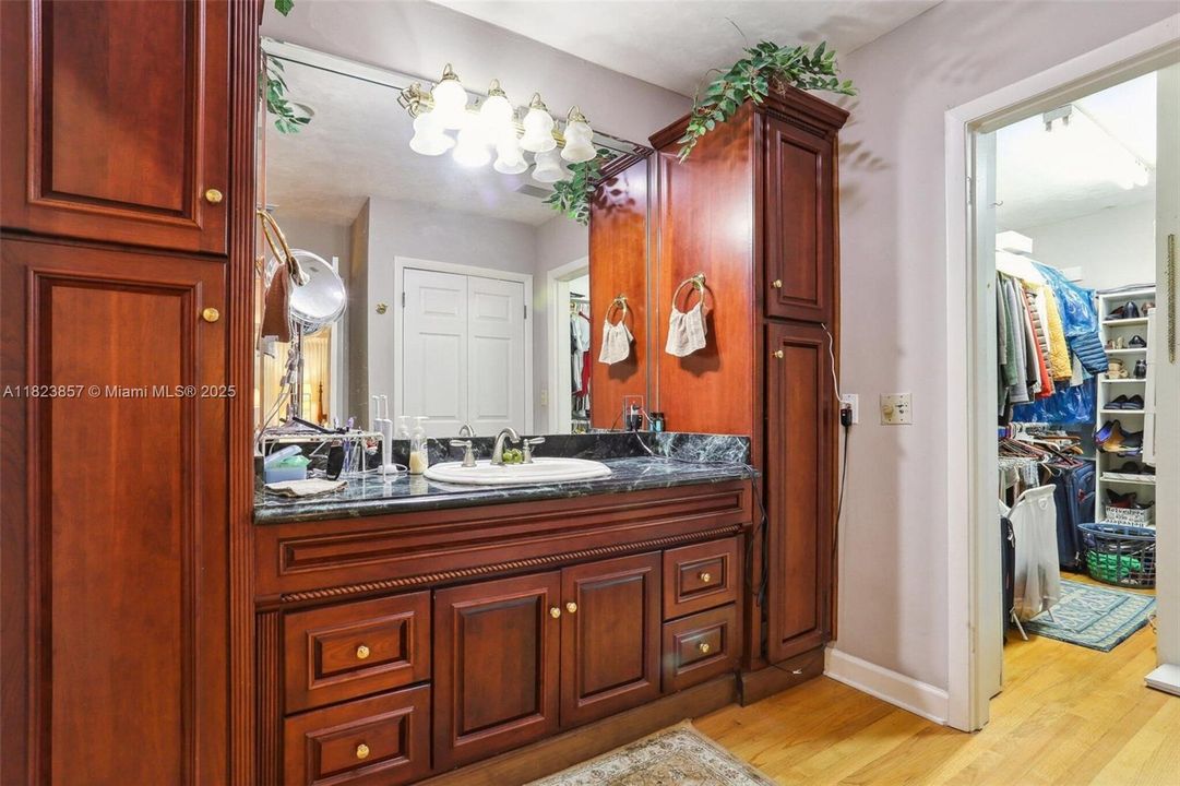 待售: $3,350,000 (4 贝兹, 3 浴室, 3760 平方英尺)