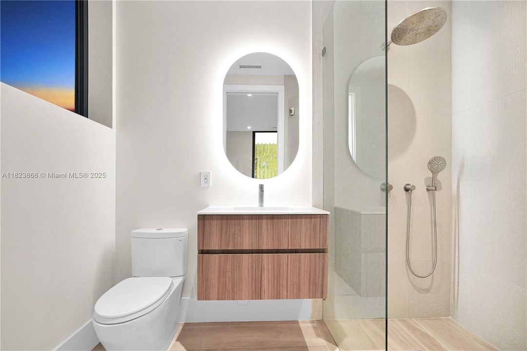 For Rent: $30,000 (5 beds, 5 baths, 3518 Square Feet)