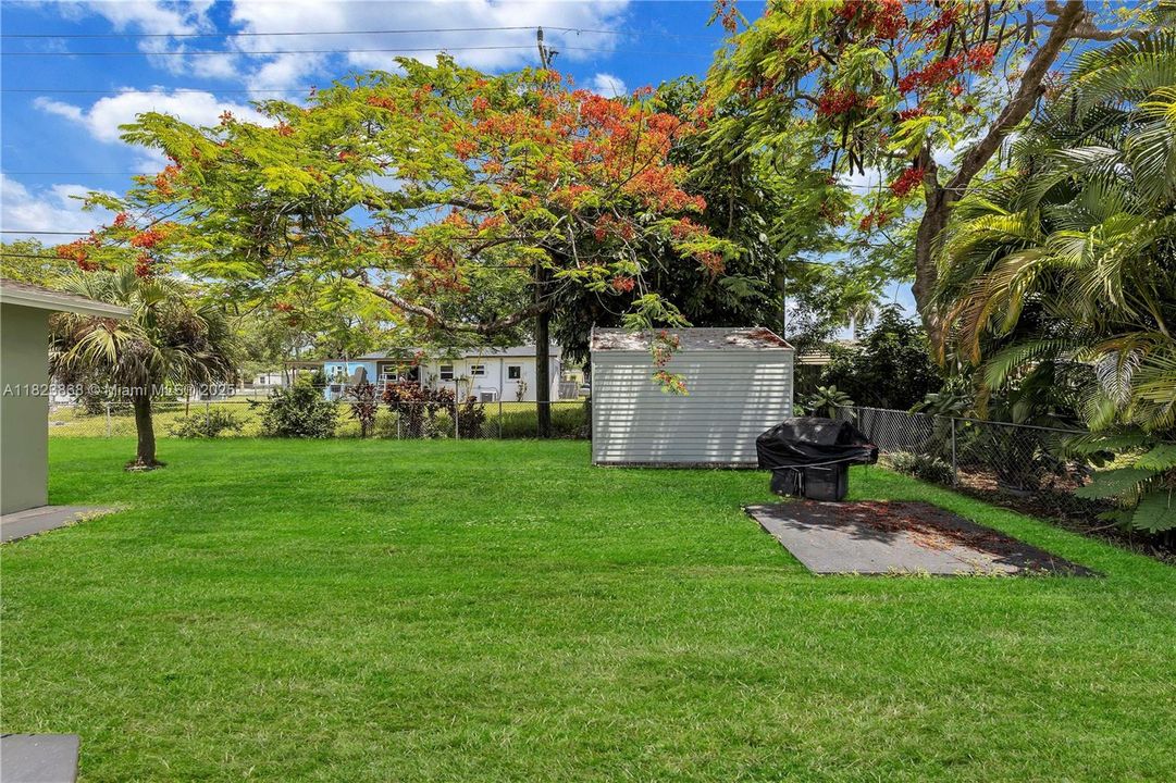 Recently Sold: $625,000 (4 beds, 2 baths, 2532 Square Feet)