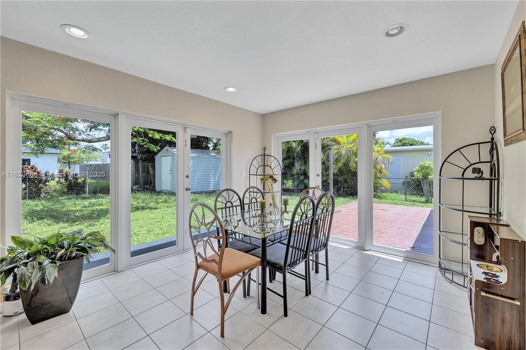 Recently Sold: $625,000 (4 beds, 2 baths, 2532 Square Feet)