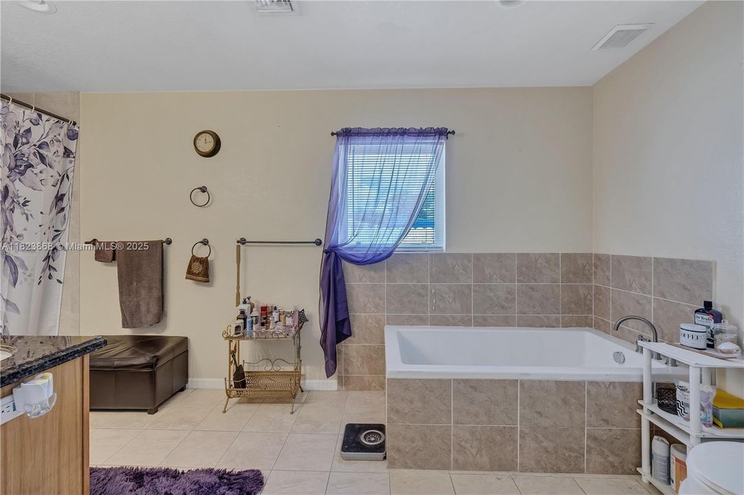 Recently Sold: $625,000 (4 beds, 2 baths, 2532 Square Feet)