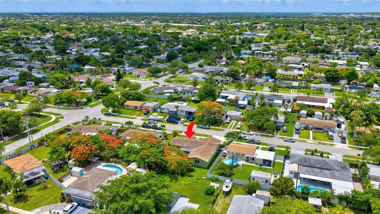 Recently Sold: $625,000 (4 beds, 2 baths, 2532 Square Feet)