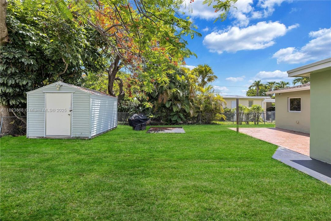 Recently Sold: $625,000 (4 beds, 2 baths, 2532 Square Feet)