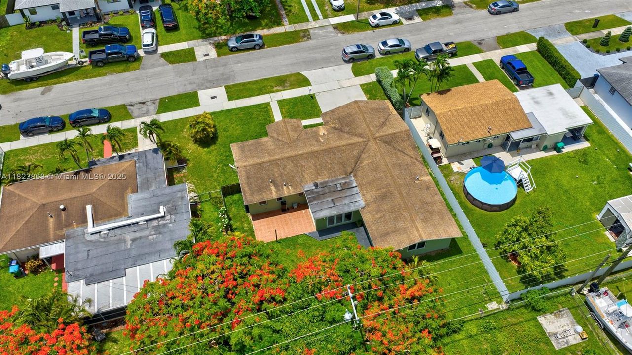 Recently Sold: $625,000 (4 beds, 2 baths, 2532 Square Feet)