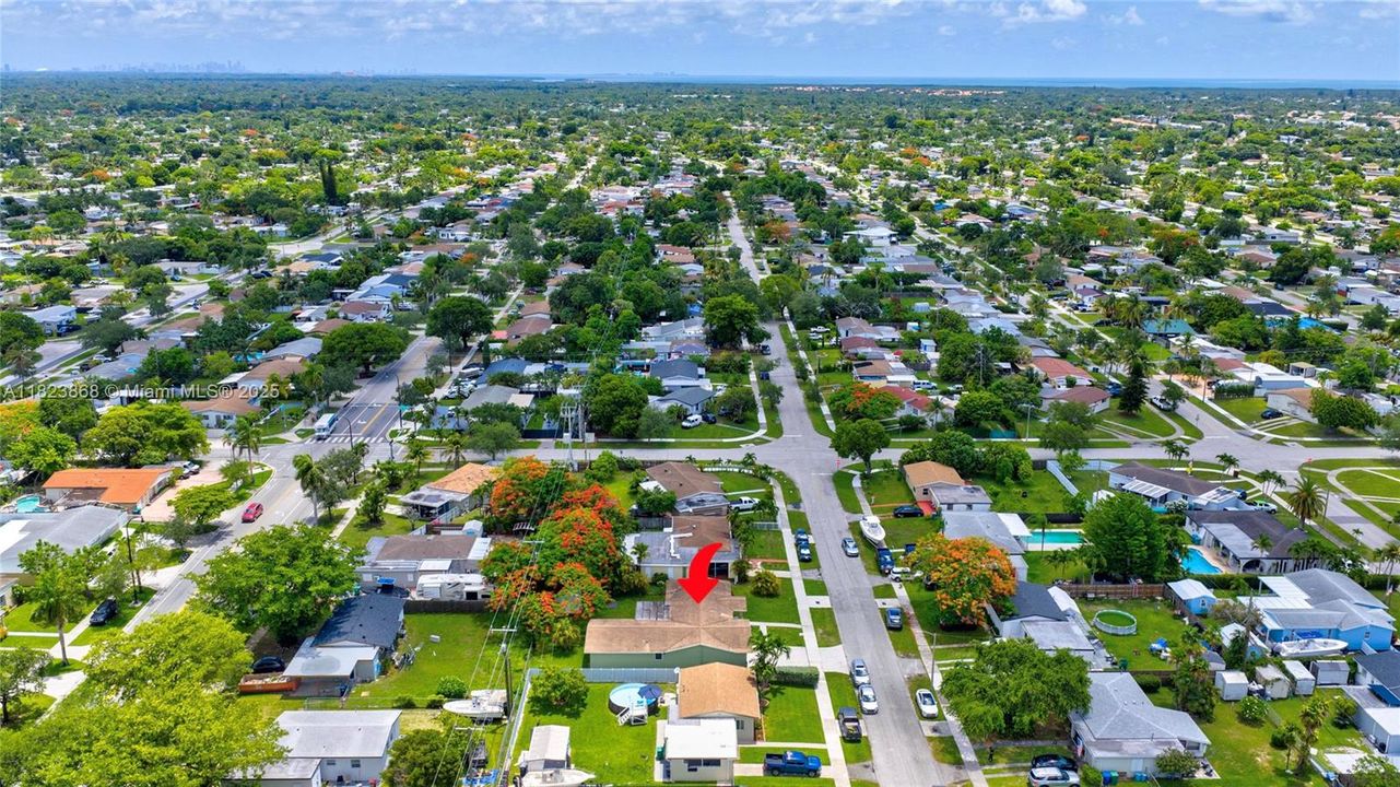 Recently Sold: $625,000 (4 beds, 2 baths, 2532 Square Feet)