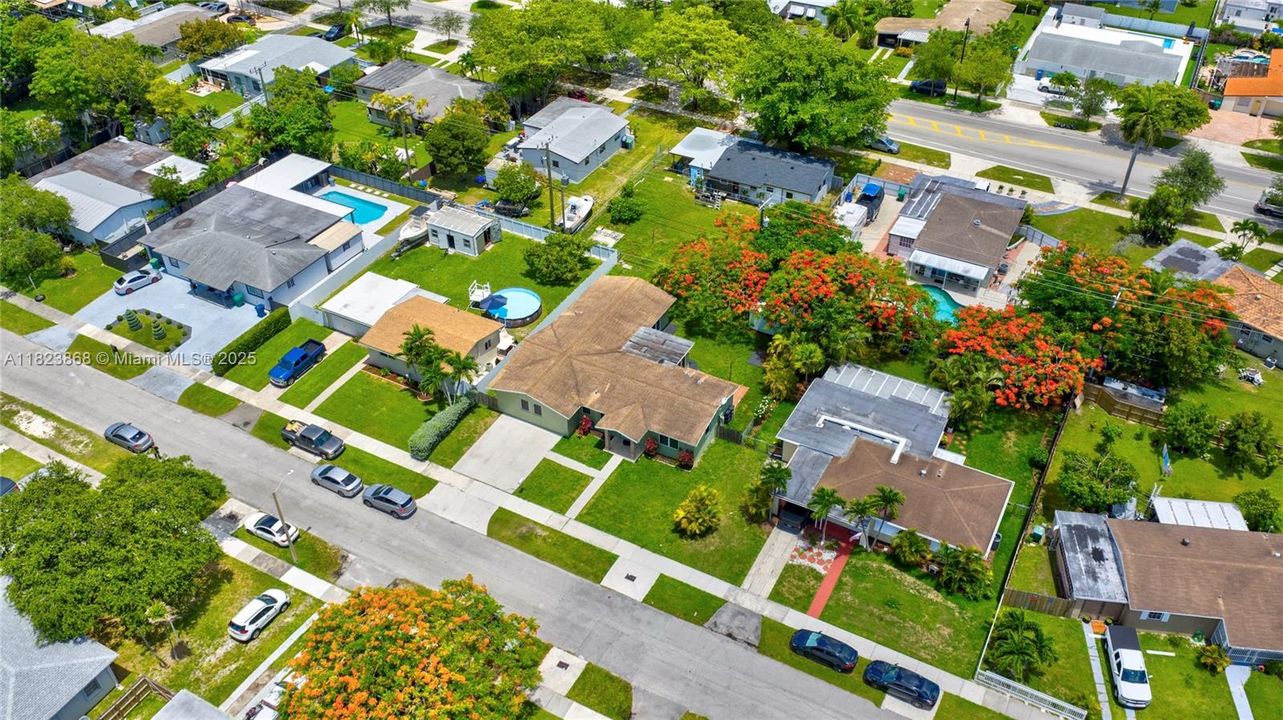 Recently Sold: $625,000 (4 beds, 2 baths, 2532 Square Feet)