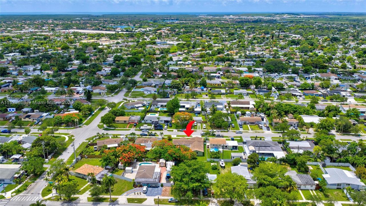 Recently Sold: $625,000 (4 beds, 2 baths, 2532 Square Feet)