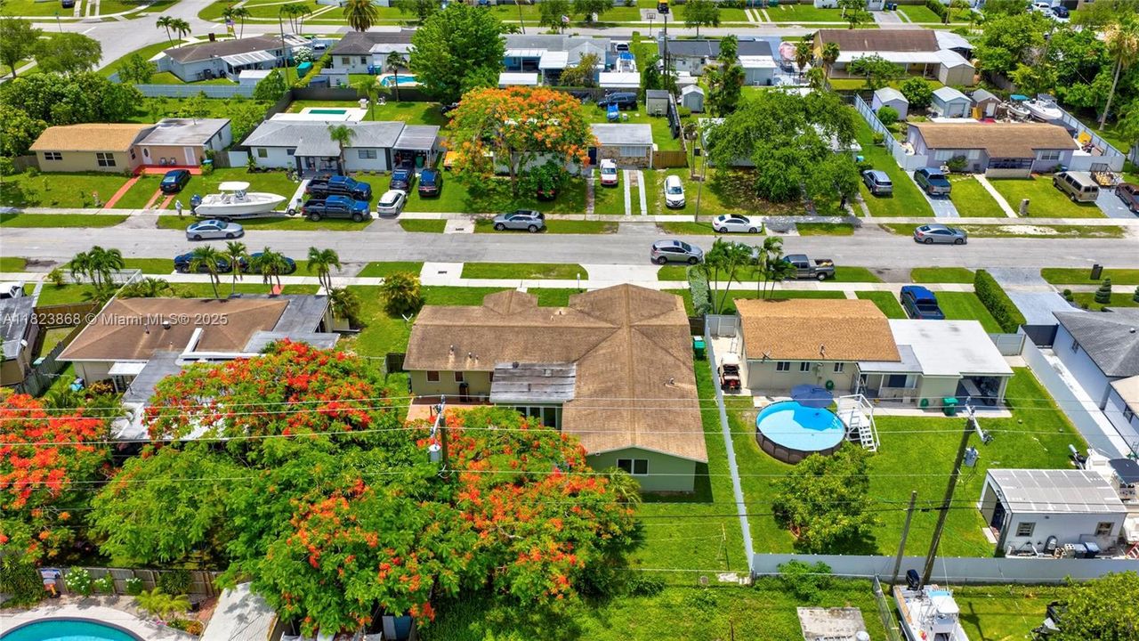 Recently Sold: $625,000 (4 beds, 2 baths, 2532 Square Feet)