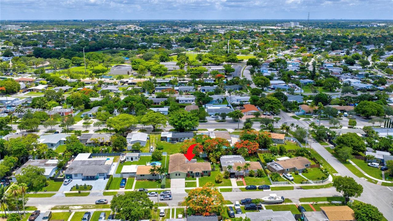 Recently Sold: $625,000 (4 beds, 2 baths, 2532 Square Feet)