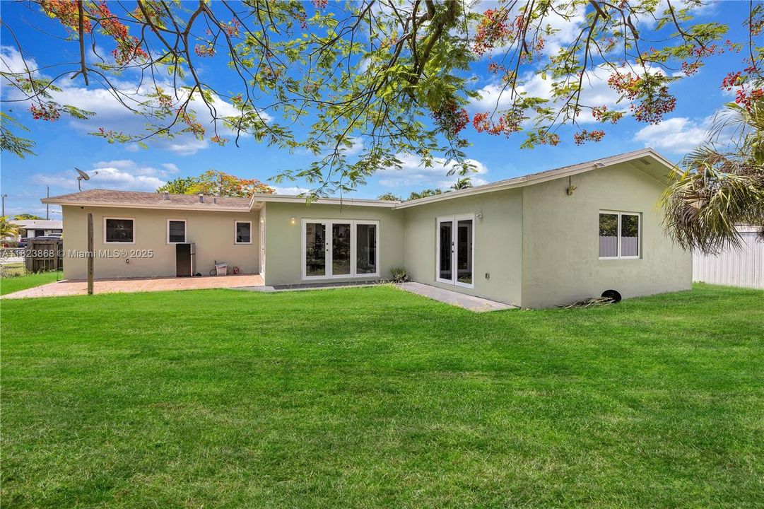 Recently Sold: $625,000 (4 beds, 2 baths, 2532 Square Feet)