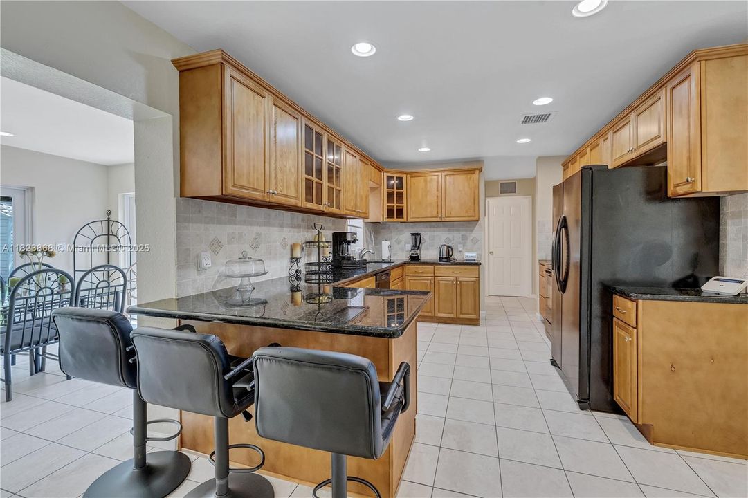 Recently Sold: $625,000 (4 beds, 2 baths, 2532 Square Feet)