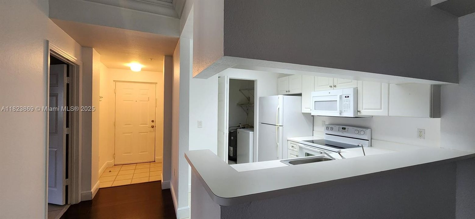 Recientemente alquilado: $2,350 (2 camas, 2 baños, 1092 Pies cuadrados)