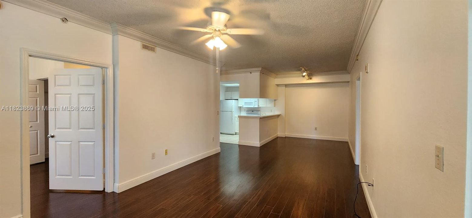 Recientemente alquilado: $2,350 (2 camas, 2 baños, 1092 Pies cuadrados)