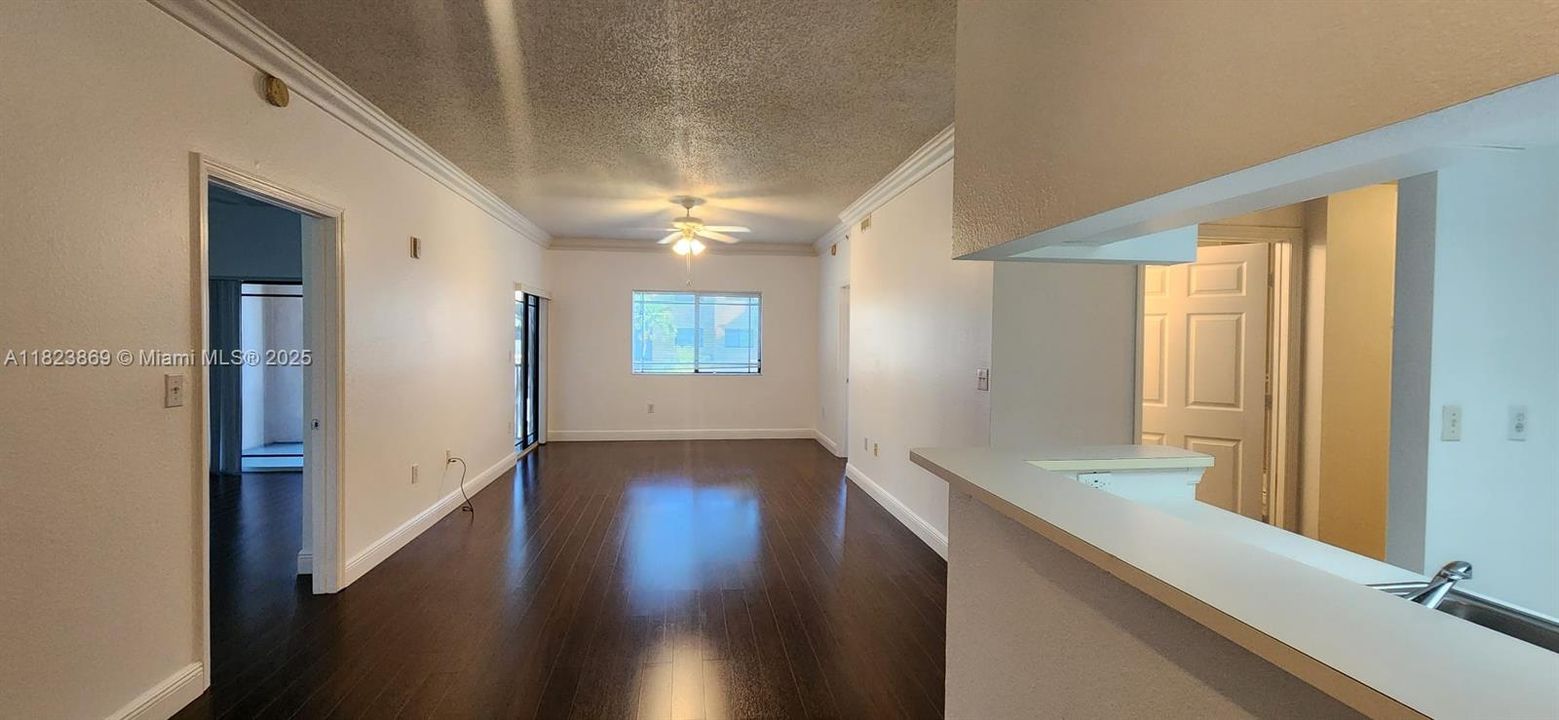 Recientemente alquilado: $2,350 (2 camas, 2 baños, 1092 Pies cuadrados)