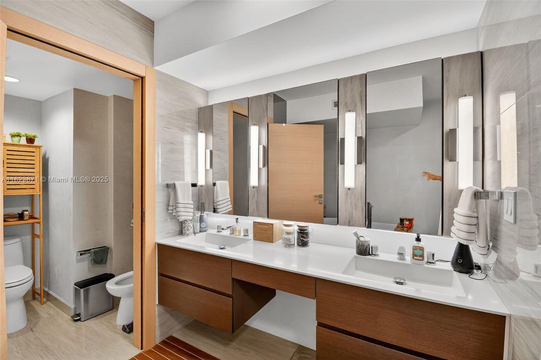 En Venta: $2,695,000 (3 camas, 3 baños, 2210 Pies cuadrados)