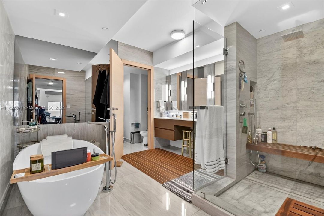 En Venta: $2,695,000 (3 camas, 3 baños, 2210 Pies cuadrados)