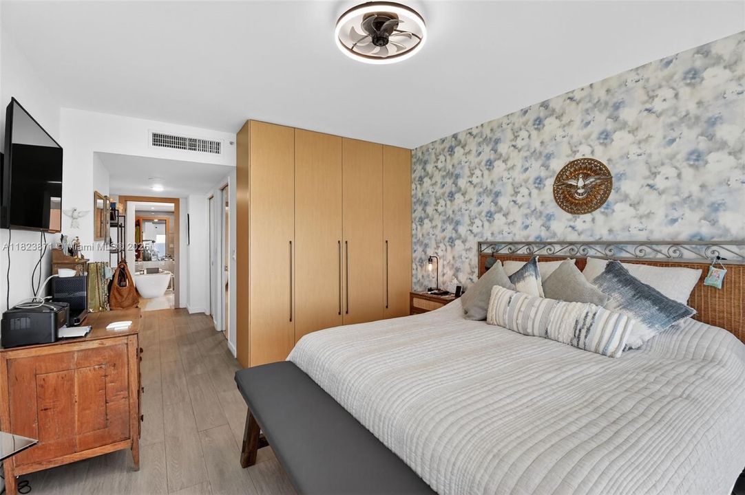 En Venta: $2,695,000 (3 camas, 3 baños, 2210 Pies cuadrados)