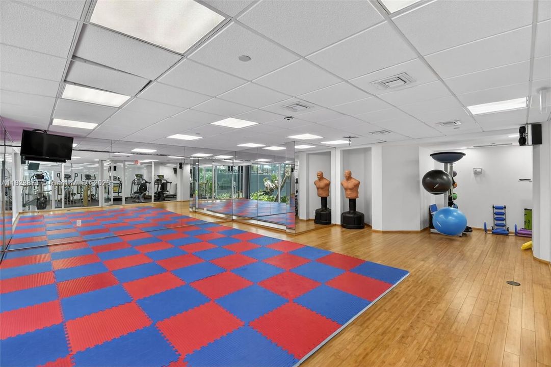 En Venta: $2,695,000 (3 camas, 3 baños, 2210 Pies cuadrados)