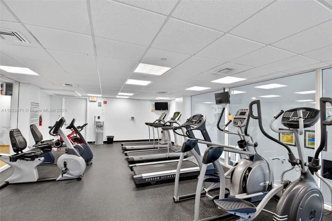 En Venta: $2,695,000 (3 camas, 3 baños, 2210 Pies cuadrados)