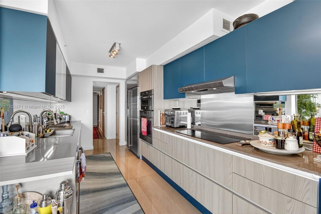 En Venta: $2,695,000 (3 camas, 3 baños, 2210 Pies cuadrados)