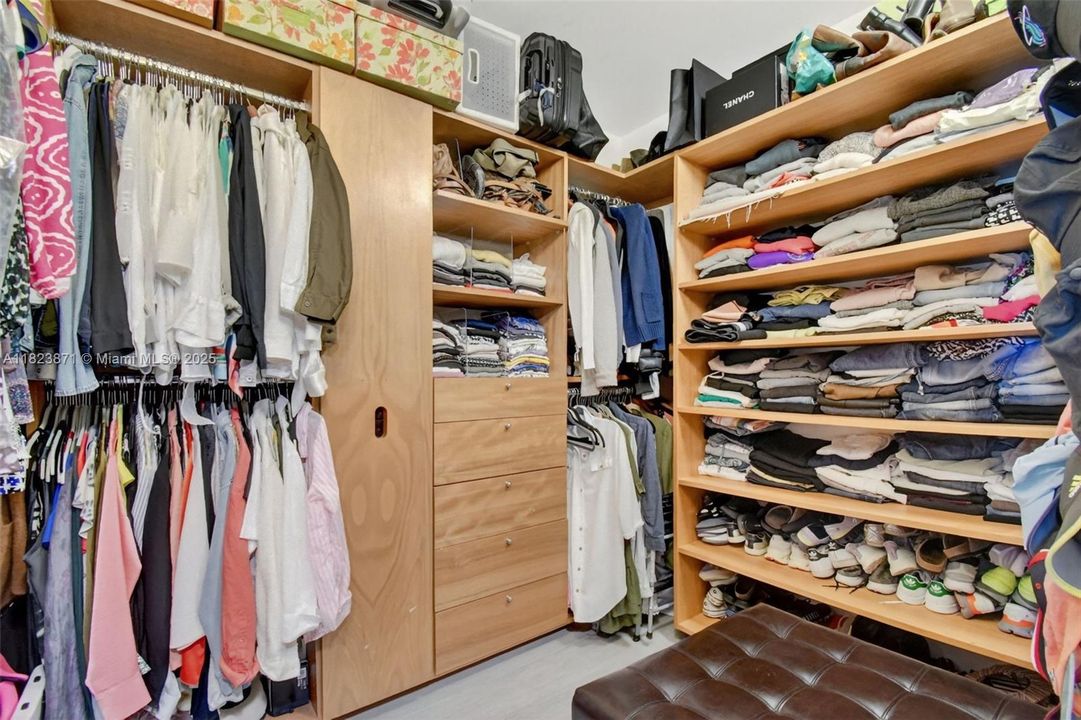 En Venta: $2,695,000 (3 camas, 3 baños, 2210 Pies cuadrados)