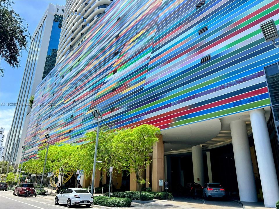 Vendido Recientemente: $599,000 (1 camas, 2 baños, 792 Pies cuadrados)