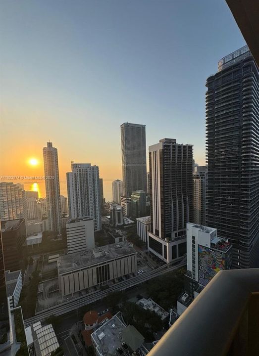 Vendido Recientemente: $599,000 (1 camas, 2 baños, 792 Pies cuadrados)