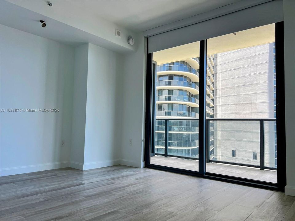 Vendido Recientemente: $599,000 (1 camas, 2 baños, 792 Pies cuadrados)