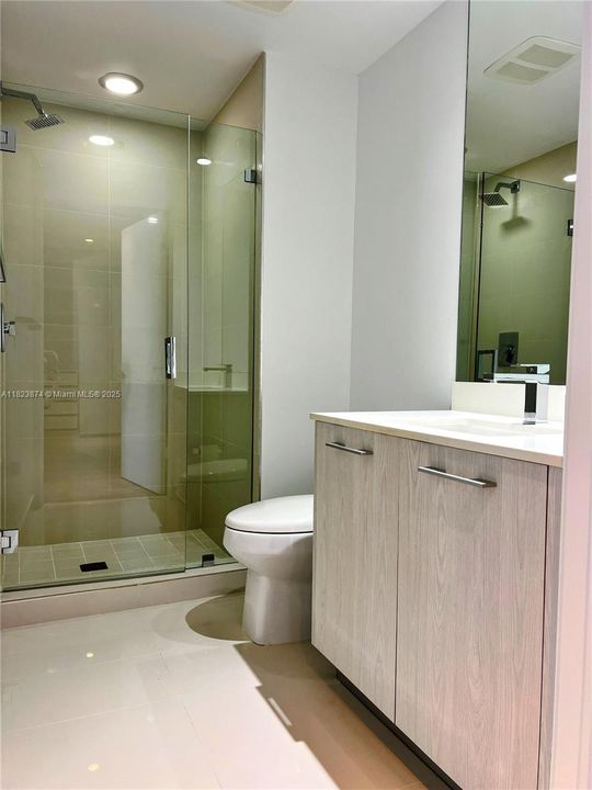 Vendido Recientemente: $599,000 (1 camas, 2 baños, 792 Pies cuadrados)