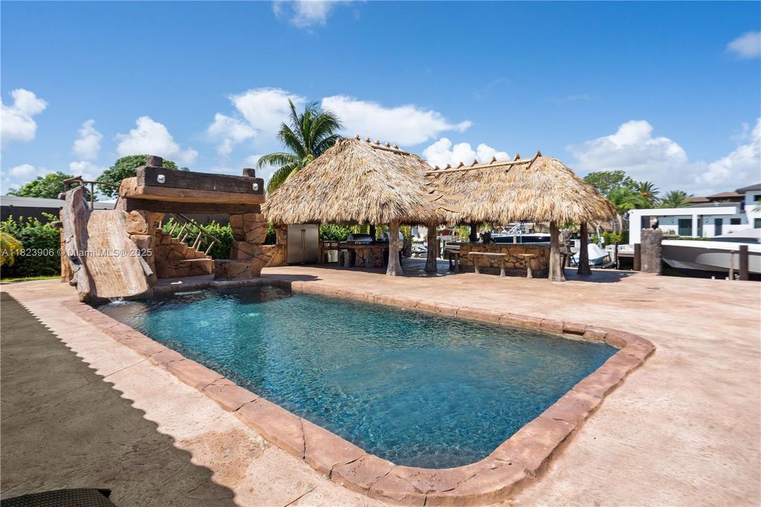 Recently Rented: $12,500 (4 beds, 3 baths, 2437 Square Feet)