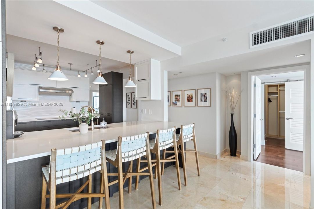 待售: $1,450,000 (3 贝兹, 3 浴室, 2200 平方英尺)