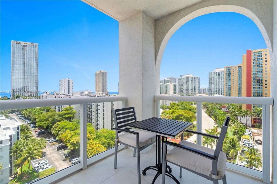 待售: $1,450,000 (3 贝兹, 3 浴室, 2200 平方英尺)